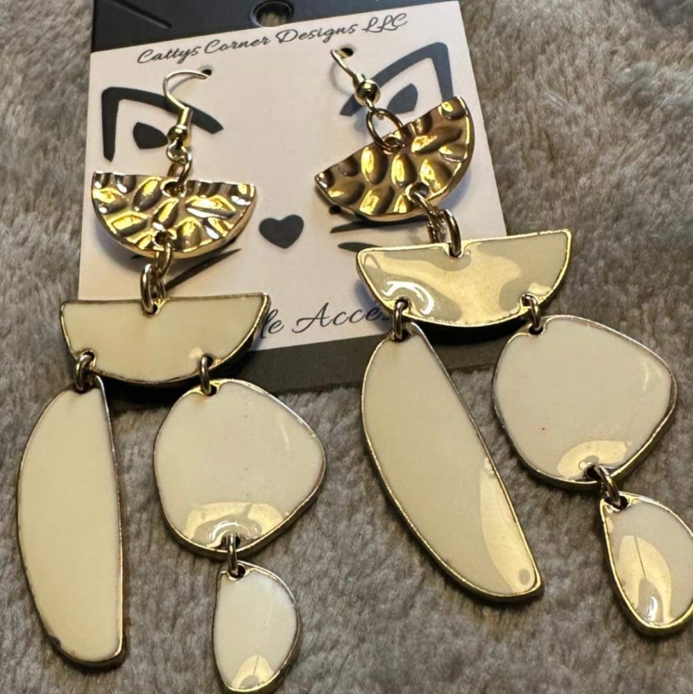 Cream and Gold fashion earrings